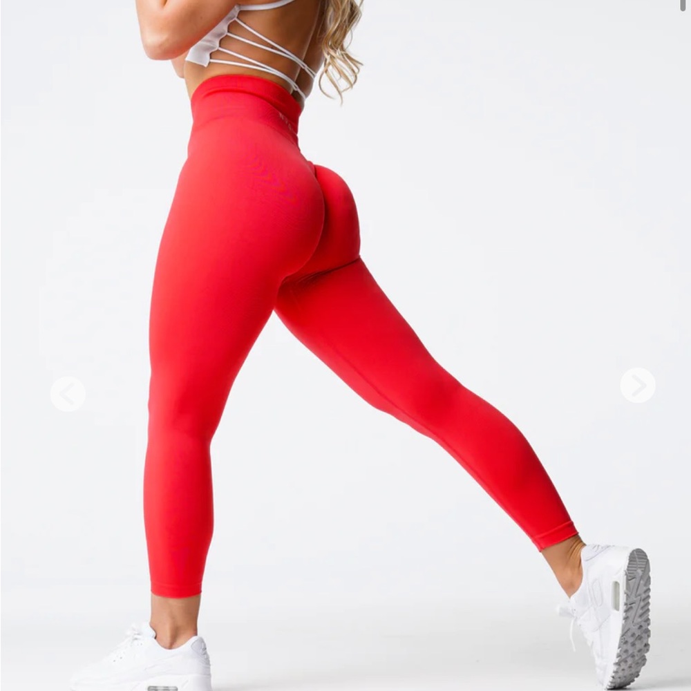 Scarlet Solid Seamless Leggings